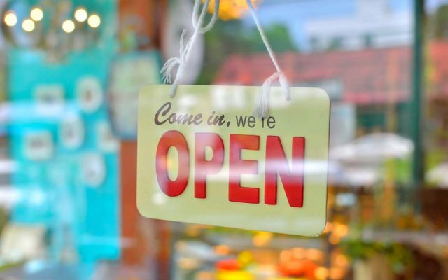 ESTÁ A PÔR OS SEUS CLIENTES EM PRIMEIRO LUGAR?